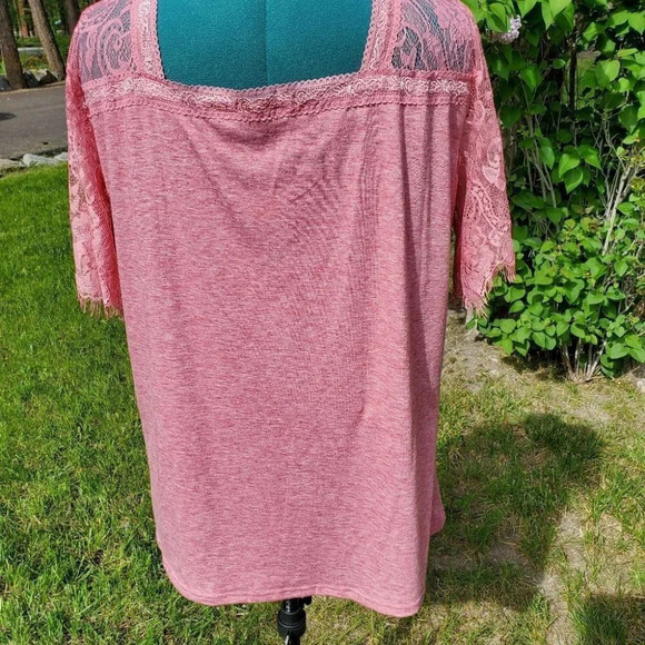 0005. NWOT - Cute LUSCIOUS peach color, lightweight top w/lace sleeves in XXL - Picture 4 of 11